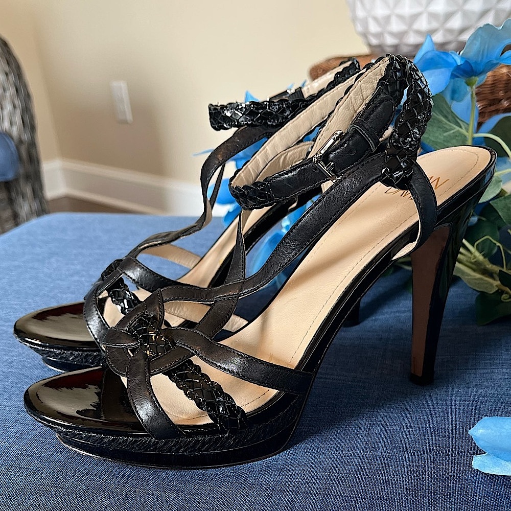 Joan & David Dakenyon Patent Leather Ankle Strap Platform Black Heels Size 8